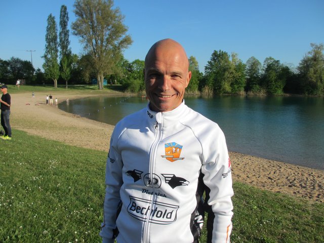 Rolf Lautenbacher, Profi-Triathlet bis 2008, bietet immer donnerstags ein Lauftraining an.