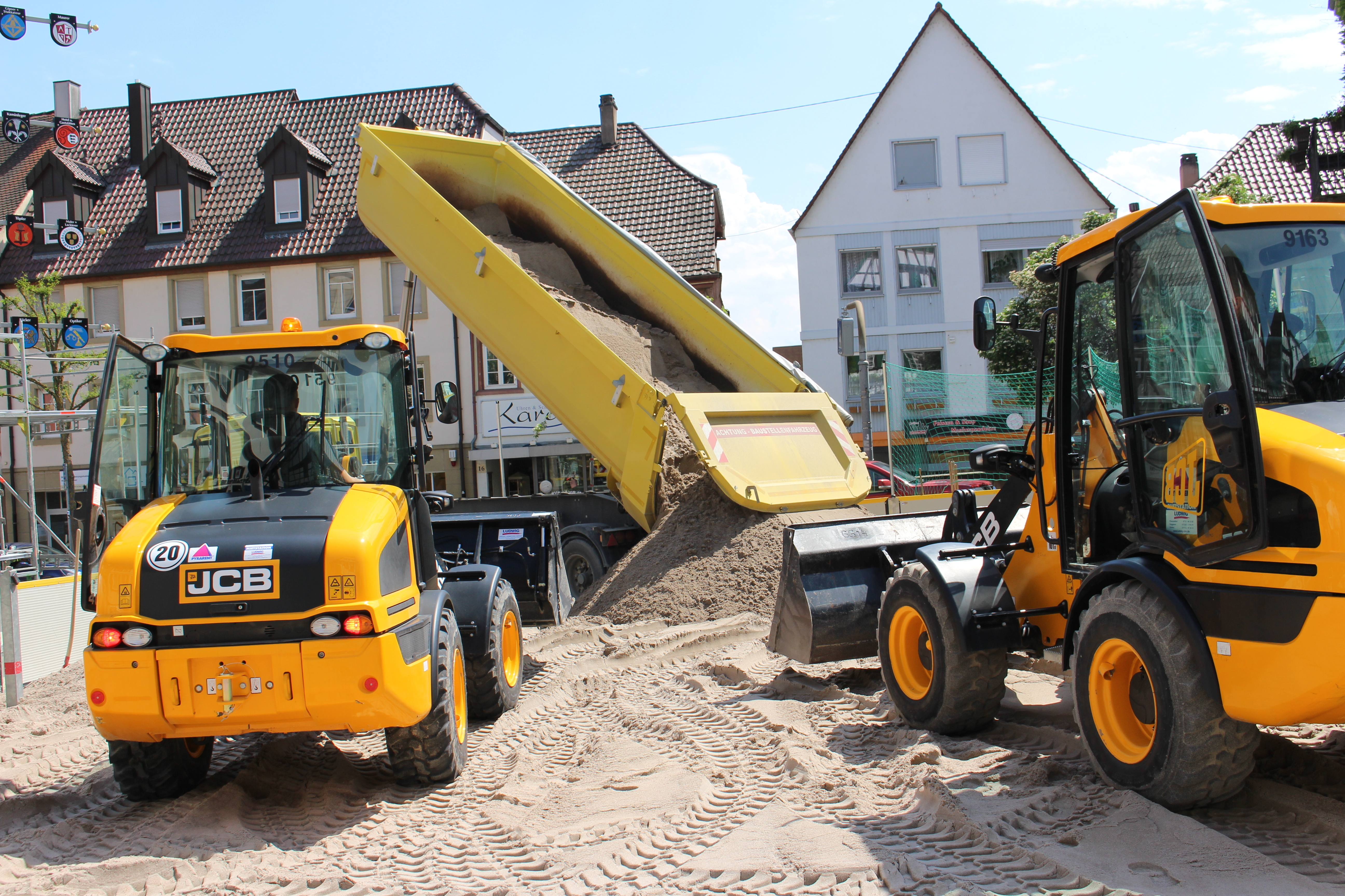 Einer der letzten Sand-Laster.