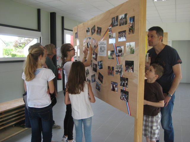 Eine Ausstellung zeigte Fotos aus 45 Jahren deutsch-französischer Partnerschaft.