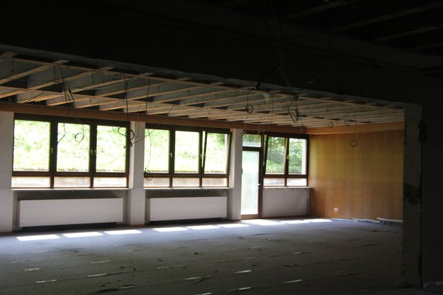 Die Sanierungen sind im Pfarrzentrum Obergrombach in vollem Gange. | Foto: Klaus Kehrwecker