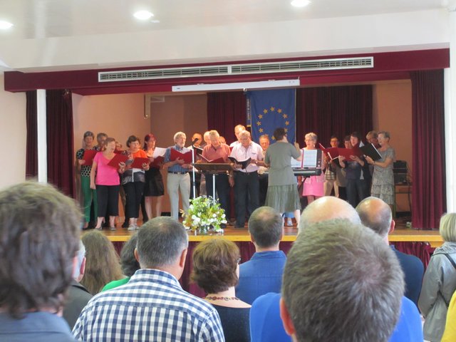 Der Chor von Neuflize begrüßte die Gäste aus Neibsheim.