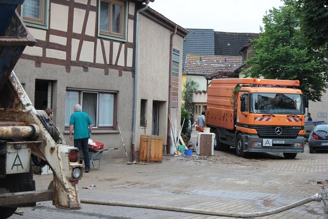 Viel Hausrat ist durch das Wasser zerstört worden.