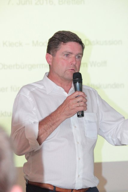 OB Wolff bei seiner Rede.