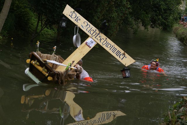 Für Nichtschwimmer ganz schön schnell!