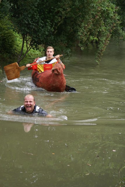 Es wird um jeden Meter gekämpft: noch eine Wurst...