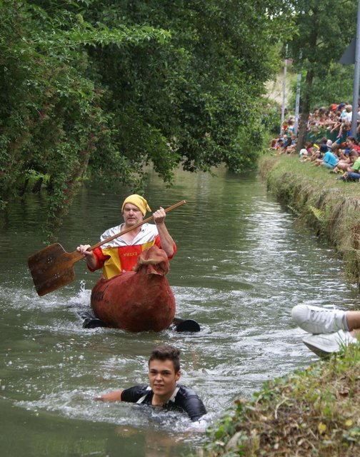 Nur in Heidelsheim: Schwimmende Werscht!