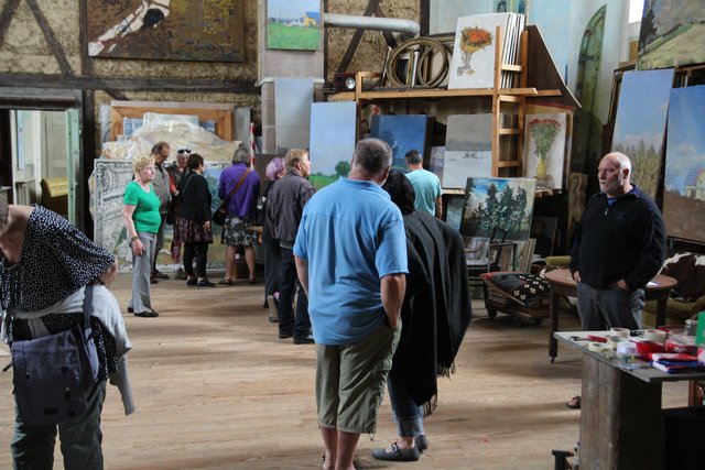 Rundgang im Atelier. | Foto: Thomas Springer