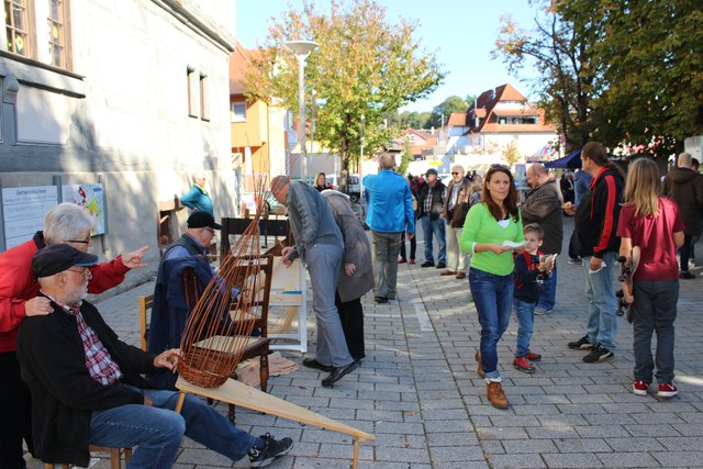 Vor dem Speyerer Hof konnten die Besucher alte Handwerkskunst bewundern.