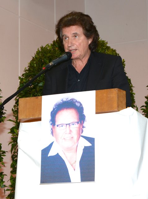 Abschiedsworte für Manfred Durban: Nach der Beisetzung erinnerte Olaf Malolepski in der Knittlinger Festhalle an die gemeinsame Zeit bei den Flippers. | Foto: Klaus Schultes