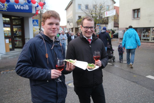 „Unser Wein und die die Dinneten sind sehr lecker“ fanden die beiden Mitglieder des Musikvereins