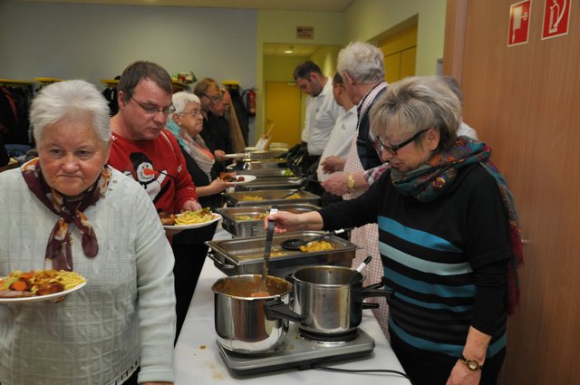 Viele der Gäste hätten sich ein solches Festmahl nicht leisten können.