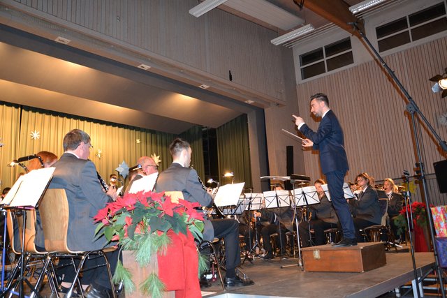 José Alberto Pina, Komponist und Dirigent, kam extra aus Spanien, um mit der Stadtkapelle Bretten drei seiner beeindruckenden Stücke einzuüben.