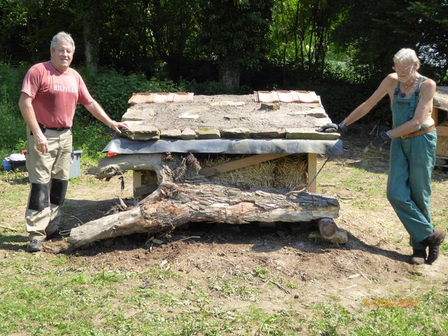 Diese sogenannte Mäuseburg soll künftig tierische Jäger mit Beute versorgen. | Foto: NABU Bretten