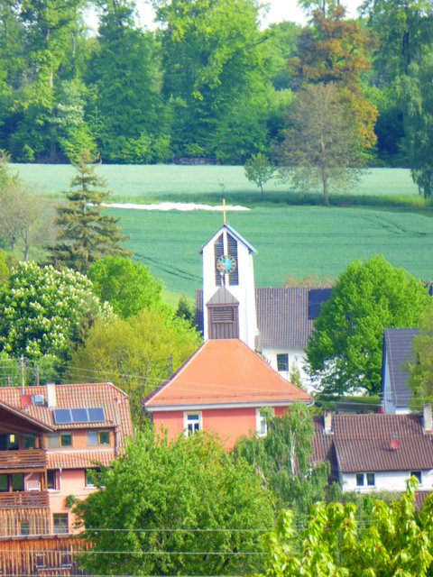 Blick auf die Kirche.