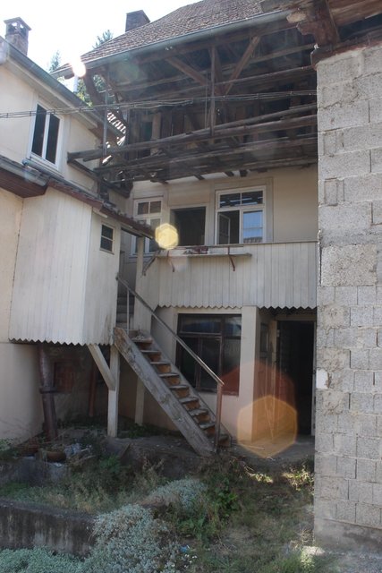 Verwinkelt und originell - das alte Haus.