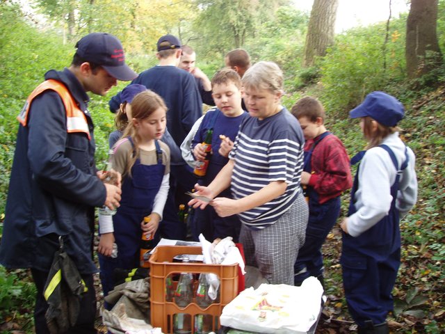 Picknick im Hohlweg mit der Jugendfeuerwehr 2006.