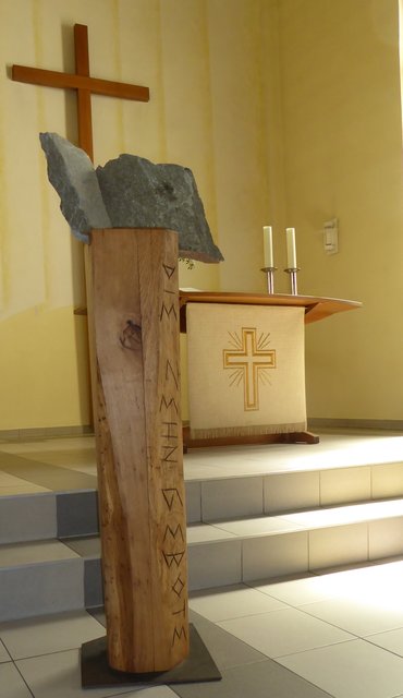 Die 10 Gebote in der Kirche.