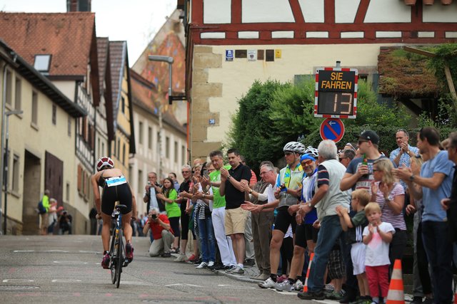 Gute Stimmung am Gassbuckel in Gochsheim. | Foto: Ben Hoskins/Getty Images for Ironman