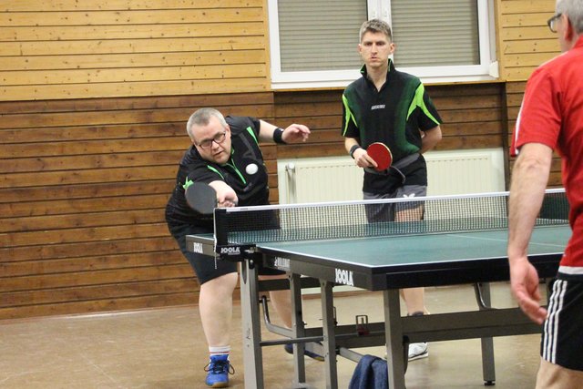 Frank Lauer (li.) und Matthias Rupp gewannen das entscheidende Abschlussdoppel
