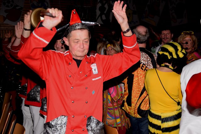 Rätätä, rätätä ... bimmel, bimmel ...