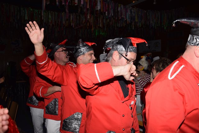 Und immer winken ...