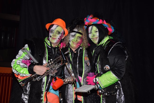 Hallo, wir sind drei hübsche Bärämaddl aus Kronau.