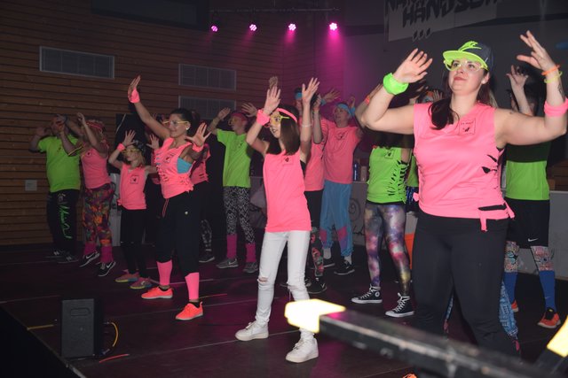 Wo die Familie auf der Bühne tanzt: Nachwuchsarbeit beim Närrischen Händschich.