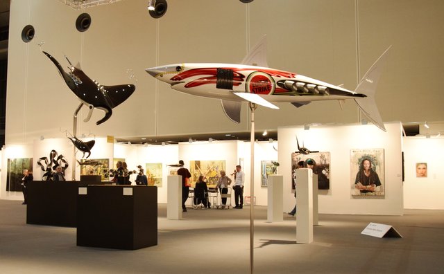 Riesenrochen und Jet-Fisch: Die lackglänzenden Racing-Skulpturen des langjährigen Formel-Eins-Mechanikers Alastair Gibson erregen Aufssehen. Foto: ch