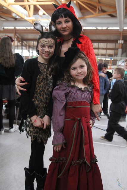 Maria, Virginia, Anita Carrero