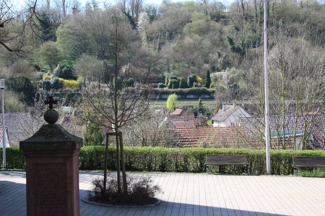 Blick auf den Kirchhof in Ruit