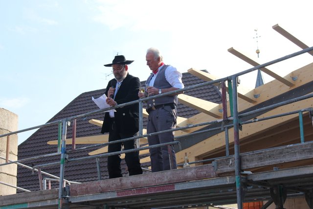 Auf's Wohl des Hauses, und der Gemeinde zur Ehr''