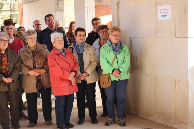 Gäste beim Richtfest