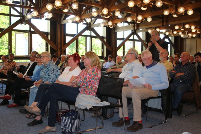 Etwa 70 Bürgerinnen und Bürger nutzten die Gelegenheit, sich über die Konzepte zur Bebauung der Sporgasse zu informieren.