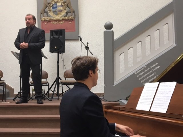 Gesangslehrer Andreas Steinbach mit Klavierdozent Victor Jägle | Foto: Musikschule Raab
