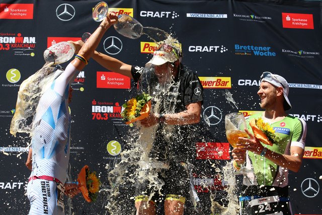 Bierdusche für den Sieger  (Photo by Joern Pollex/Getty Images)