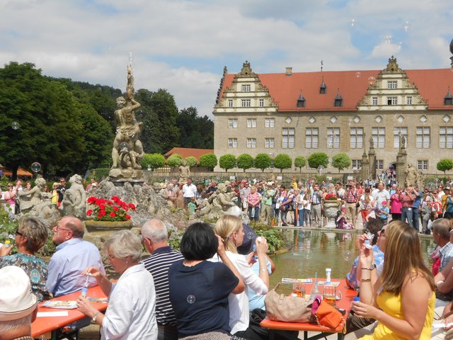11.000 Gäste genossen den Reiz des Barockgartens bei strahlendem Wetter beim Sommerfest 2013 in Schloss und Schlossgarten. | Foto: Staatliche Schlösser und Gärten Baden-Württemberg