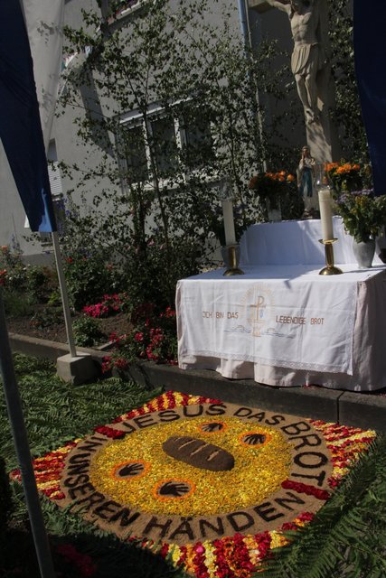 Fronleichnams-Prozession der Pfarrei Obergrombach.