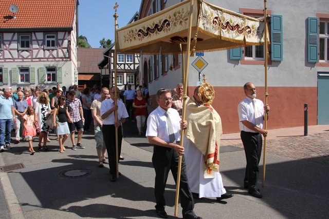 Fronleichnams-Prozession der Pfarrei Obergrombach.