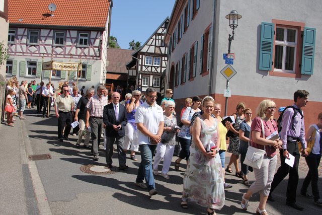 Fronleichnams-Prozession der Pfarrei Obergrombach.