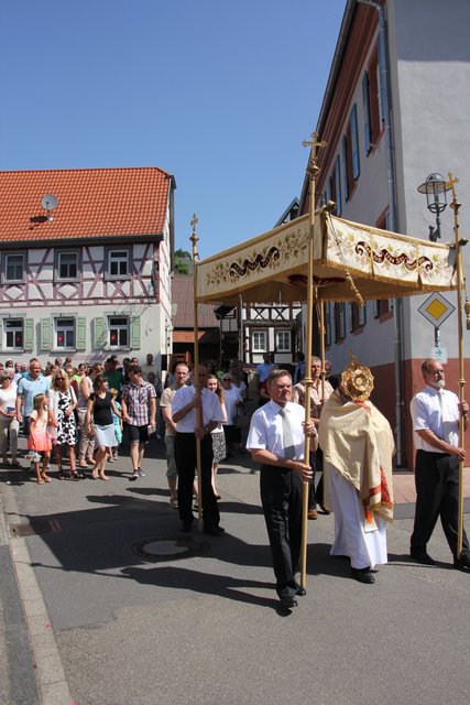 Fronleichnams-Prozession der Pfarrei Obergrombach.