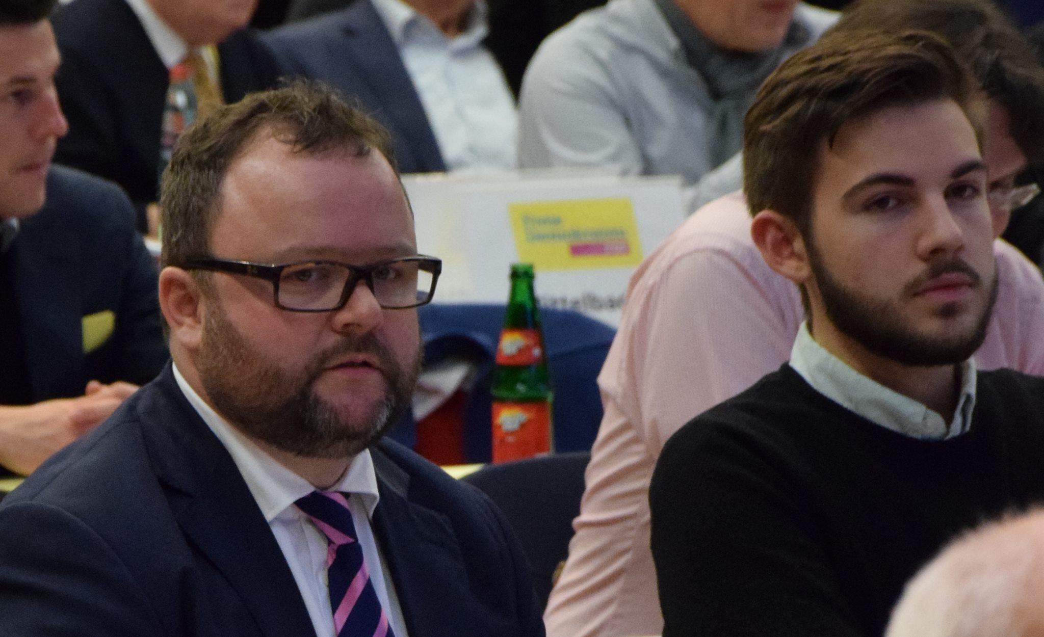 JuLi-Kreisvorsitzender Maximilian Scheu (r.) und FDP-Bundestagskandidat Dr. Christian Jung (Karlsruhe-Land) begrüßen die Entscheidung des Bundestags für die „Ehe für alle“. (Foto: HZ)