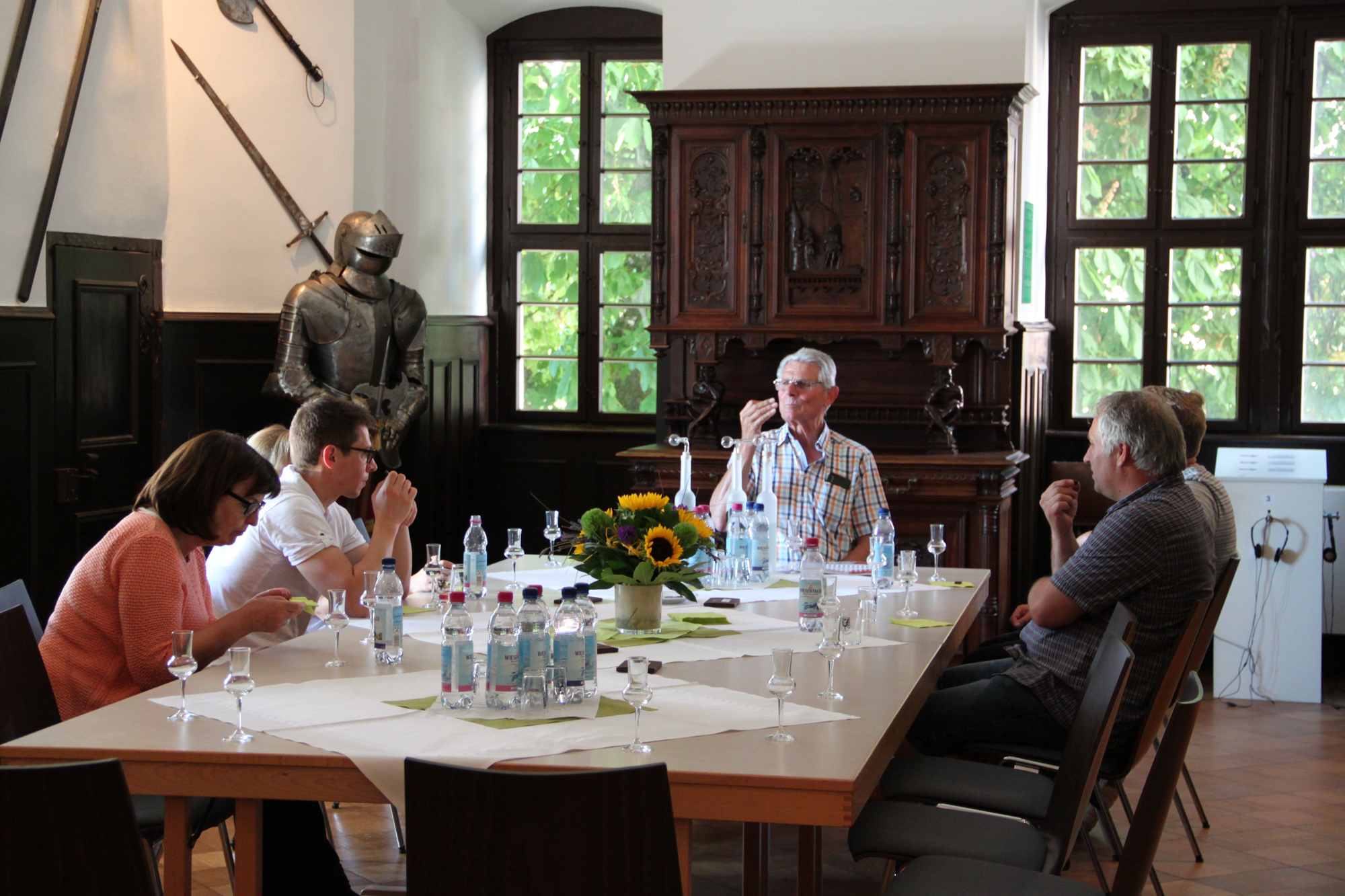 Edelbrände und Schokolade in herrschaftlichem Ambiente.