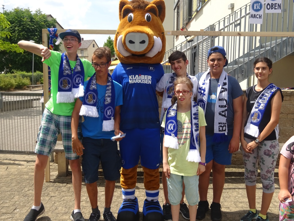 Willy Wildpark mit Schülerinnen und Schüler der Eduard-Spranger-Schule in Oberderdingen