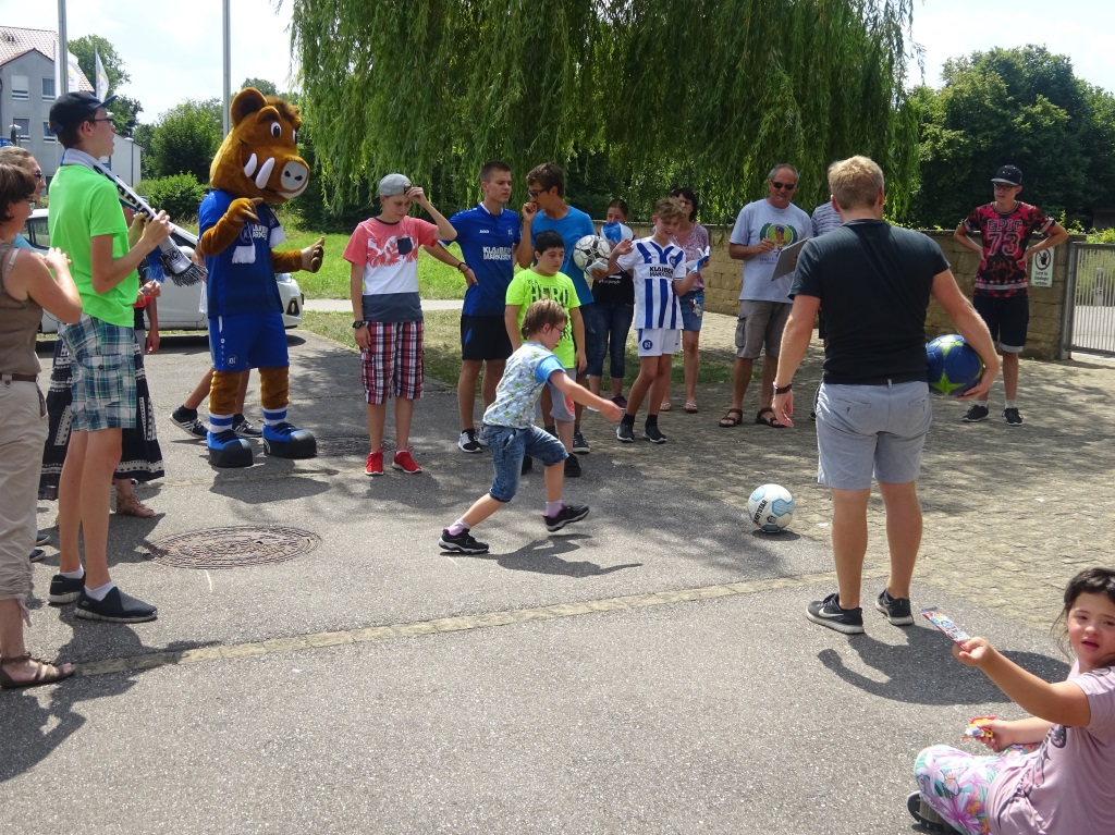 Gegen die Schülerinnen und Schüler der Eduard-Spranger-Schule hatte Willy Wildpark im Elfmeterschießen keine Chance.