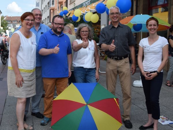 Am 22. Juli 2017 haben sich die FDP-Bundestagskandidaten Dr. Christian Jung (Karlsruhe-Land) und Hendrik Tzschaschel (Bruchsal-Schwetzingen) sowie Kreisrat Werner Schön (FDP) in Bruchsal mit den Vorstandsmitgliedern und Fachberaterinnen des Tageselternverein Bruchsal Landkreis Karlsruhe Nord e.V. getroffen. Bei dem Treffen gab es sehr gute und ernste Gespräche mit den geschäftsführenden Vorständinnen Maike Schmidt und Irene Zibold sowie ihren Teammitgliedern.