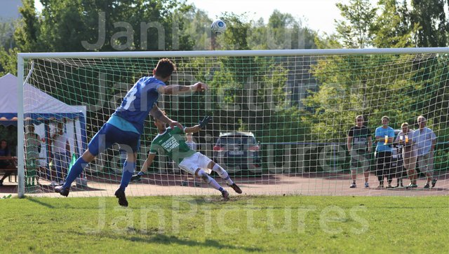 Für den Gondelsheimer Kapitän Nr. 7 Eleftherios Vavlas lief es nicht sonderlich. Gelb vom Schiedrichter und im Elfmeterschießen den entscheidenden verschossen. Jannis Lafia im Tor für den VfB Bretten