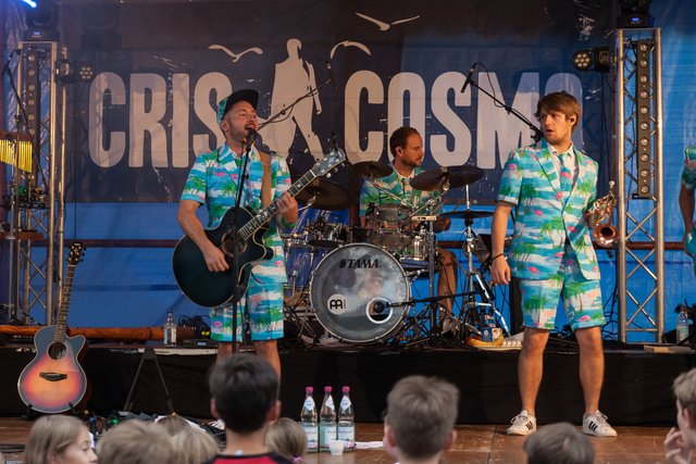 Chris Cosmo und seine Fans ließen sich vom schlechten Wetter nicht beirren und feierten einfach in der Saalbachhalle weiter. | Foto: Lickshots Photo & Print Design