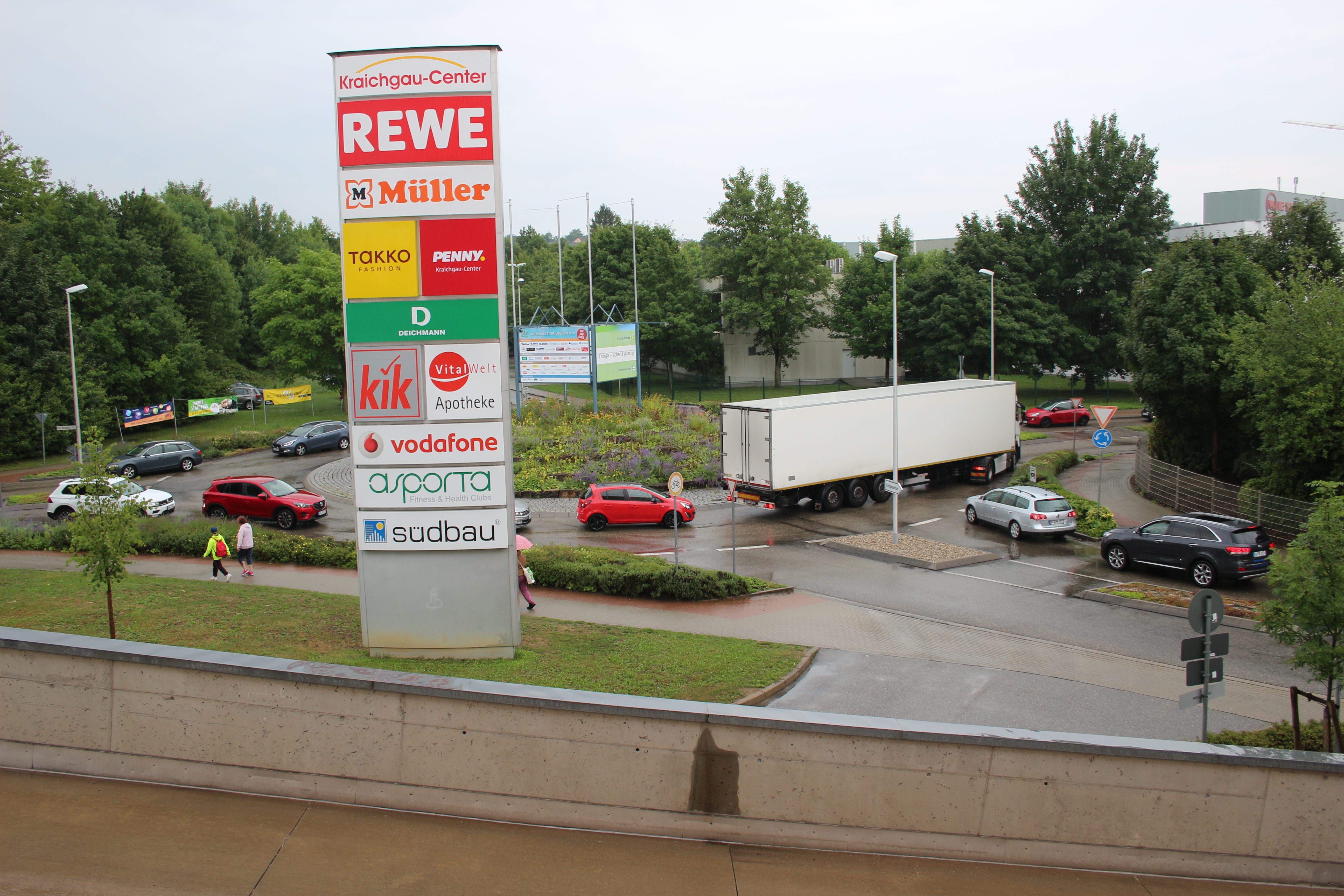 Lange Staus, wie beispielsweise am Kreisel beim Kraichgau Center, gehören in Bretten schon zum gewohnten Bild.