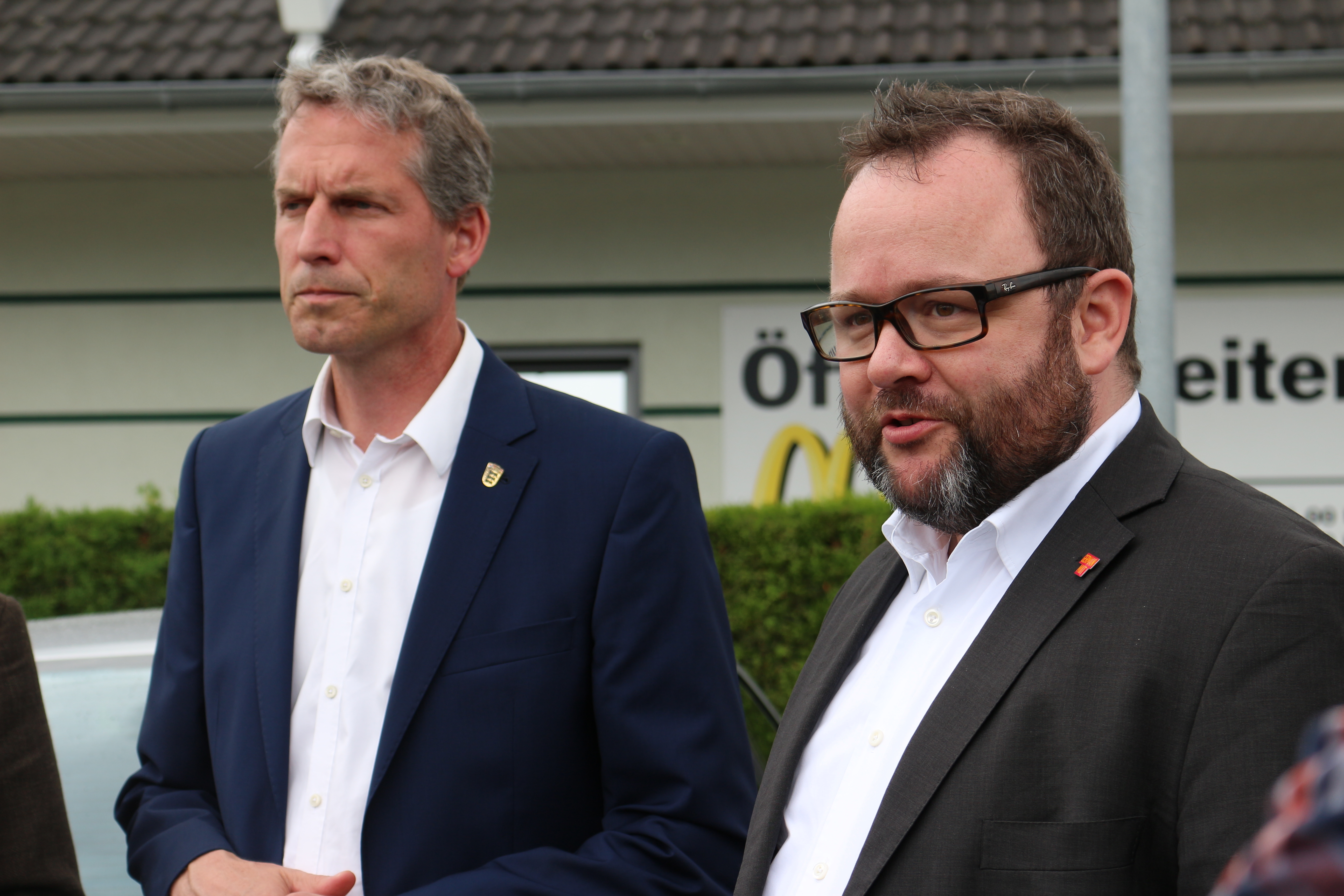 FDP-Bundestagskandidat Christian Jung (rechts) und der stellvertretende Fraktionsvorsitzende im Landtag, Jochen Haußmann.