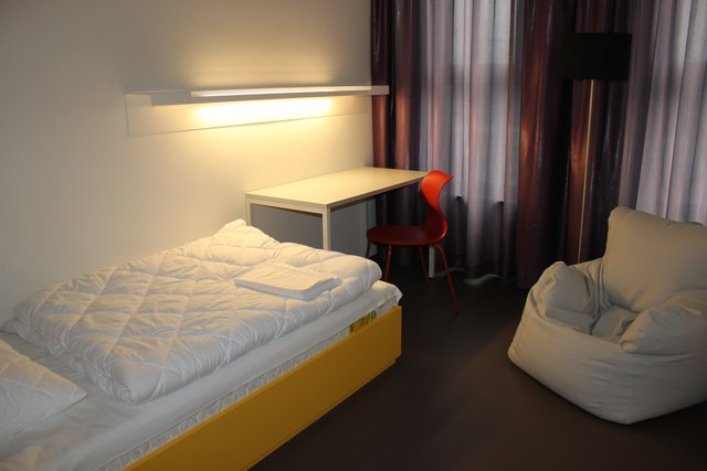 Die Zimmer für die Lehrgangsteilnehmer verfügen jedes über ein eigenes Bad.